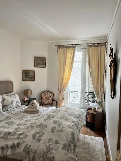 Beautiful & Central Near Champs-elysees Apartment *