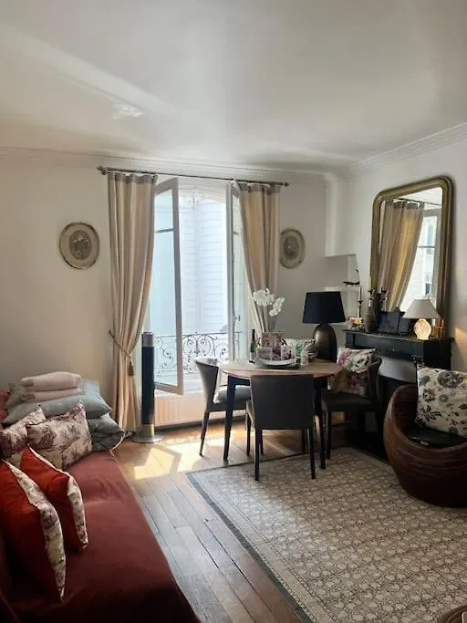 Daire Beautiful & Central Near Champs-elysees Paris